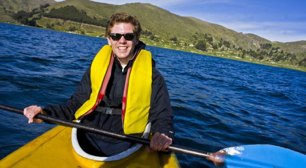KAYAKING ISLAS FLOTANTES DE LOS UROS / Medio día